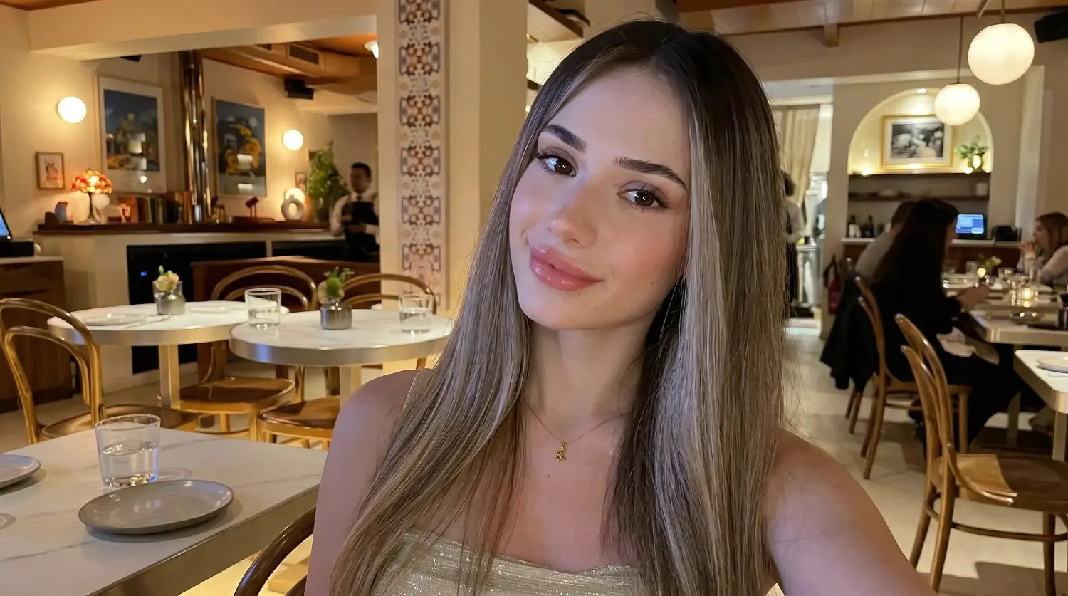 CallMeChat Member Olivia